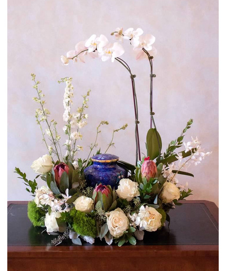 Thoughtful Expressions Cremation Wreath Design